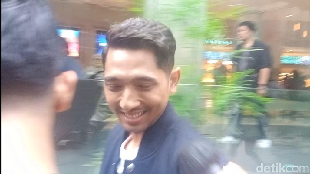 Kata Pengacara soal Ketidakhadiran Arya Saloka di Sidang Cerai