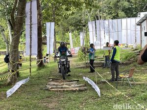 Saat Kartini Modern Adu Ketangkasan dalam Event Motor Adventure di Kulon Progo