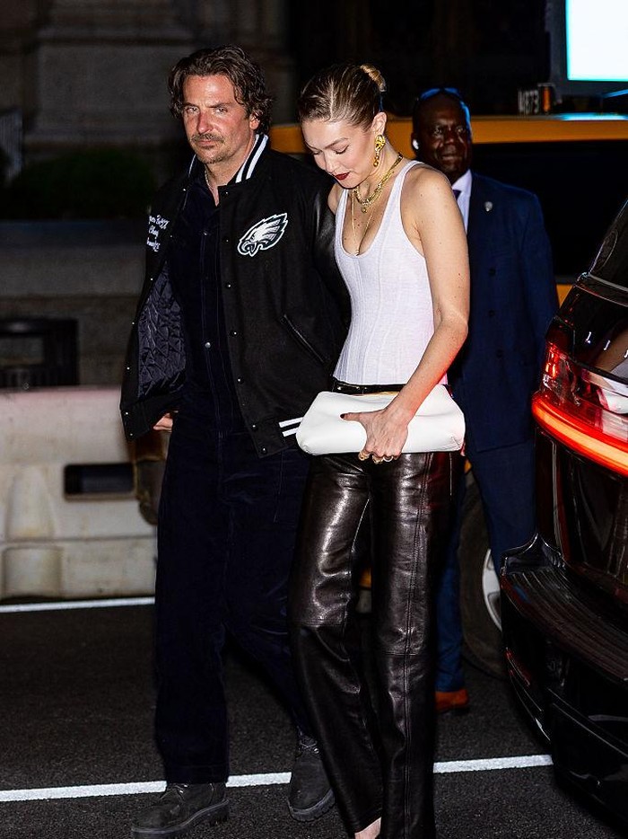 NEW YORK, NEW YORK - APRIL 25: Bradley Cooper (L) and Gigi Hadid are seen in Midtown on April 25, 2025 in New York City. (Photo by The Hapa Blonde/GC Images)