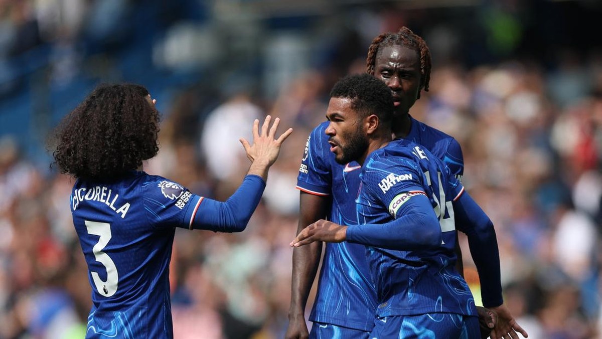 Pemain Chelsea merayakan kemenangan 1-0 atas Everton di Liga Inggris. (Foto: Paul Childs/Action Images via Reuters)
