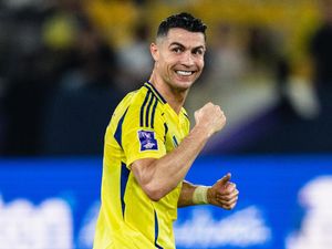 Gaji Ronaldo di Kontrak Baru Al Nassr Bisa Dapat 154.561 Iphone Pro Max