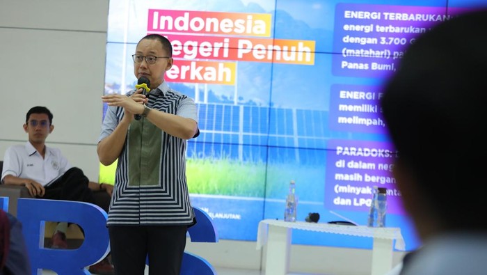Pimpinan MPR RI Eddy Soeparno menjadi keynote speaker di Universitas Gadjah Mada (UGM) dalam agenda MPR Goes to Campus
