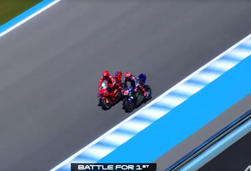 Fabio Quartararo yang sejatinya memimpin balapan mengalami crash saat disalip Marc Marquez di Sprint Race MotoGP Spanyol 2025.