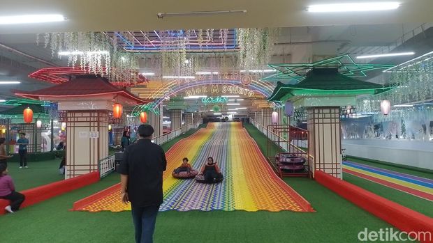 Fasilitas dan daya tarik Blok M Square
