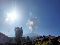 Video: Gunung Marapi Erupsi Lagi, Semburkan Abu Vulkanik Setinggi 1 Km