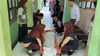 “Lebih dari 25 juta siswa dan 1,5 juta guru berada di sekolah dengan ancaman bencana kategori sedang hingga tinggi,” tambah Saryadi. Foto: BNPB