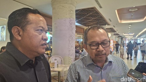 I Made Artana, Rektor Primakara University  dan Trisno Nugroho, Pakar Ekonomi dan Pariwisata usai konferensi pers Bali International Film Festival (Balinale) di Icon Bali Mall, Sabtu (26/4/2025) (Fabiola Dianira).