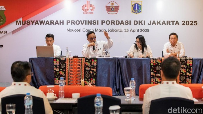 Jakarta Targetkan Jadi Sentra Kuda Pacu Nasional Charles Honoris resmi memimpin Pordasi Jakarta 2025-2029. Ia menargetkan Jakarta jadi pusat olahraga berkuda dan siap cetak atlet berprestasi nasional.