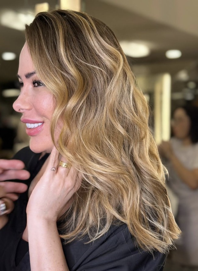 Menurut Ju, perubahan perlakuan pria terhadapnya terasa langsung begitu ia mulai mengenakan cincin tersebut. Tatapan yang tadinya penuh ketertarikan berubah menjadi lebih sopan, dan sebagian besar pria berpikir dua kali sebelum mencoba berbicara dengannya. Foto: dok. Instagram @juisen