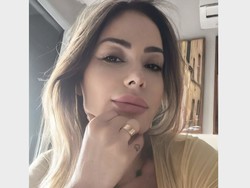 Foto: Influencer Pakai Cincin Kawin Palsu untuk Hindari Godaan Pria