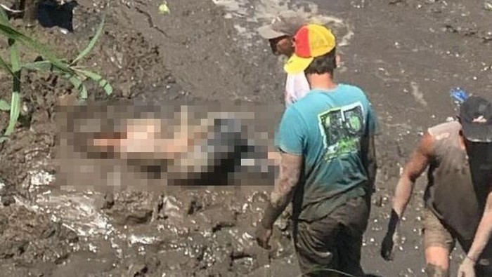 Korban tewas saat mencari ikan flushing alias pladu di Blitar.
