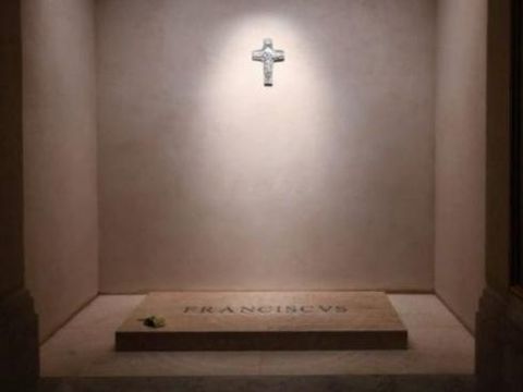 Makam Paus Fransiskus (Instagram Vatican News)