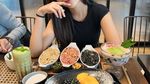 Pose Keren Mayang Lucyana saat Kulineran di Minimarket