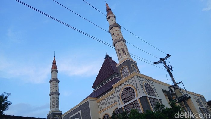 Menara Masjid Agung Baitunnur Blora. Foto diunggah Minggu (27/4/2025).