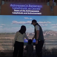 “Kami menemukan taman bermain luar ruangan di mana-mana, cocok untuk istirahat sejenak di sela-sela jalan-jalan. Konya Science Center sangat keren! Sangat interaktif, modern, dan menyenangkan untuk semua usia (ya, bahkan untuk Indra dan saya). Bahkan Museum Mevlana dan tempat bersejarah lainnya berupaya untuk membuat hal-hal menarik bagi anak-anak, dengan pajangan yang menarik dan elemen yang dapat dipraktikkan secara langsung,” tulis keterangan dalam unggahannya. Foto: Instagram/@nikitawillyofficial94