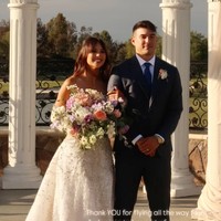 Pernikahan Aurelie dan Tyler itu pun banjir doa dan ucapan selamat. Aurelie sendiri tampak tak henti memamerkan senyum manisnya selama pesta pernikahan. Foto: Instagram