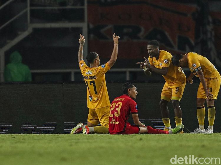 Persija Terpeleset 0-2 di Laga Kandang Lawan Semen Padang