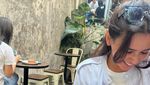Pesona Ayushita Saat Ngopi hingga Jajan Crepe di Paris
