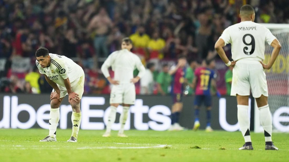 Real Madrid disebut sangat lemah di musim ini, menyusul kegagalan memenangi kompetisi utama. (Foto: AP/Jose Breton)