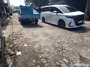 Warga Keluhkan Jalan Poros Gowa-Takalar di Bontoramba 4 Tahun Rusak Parah