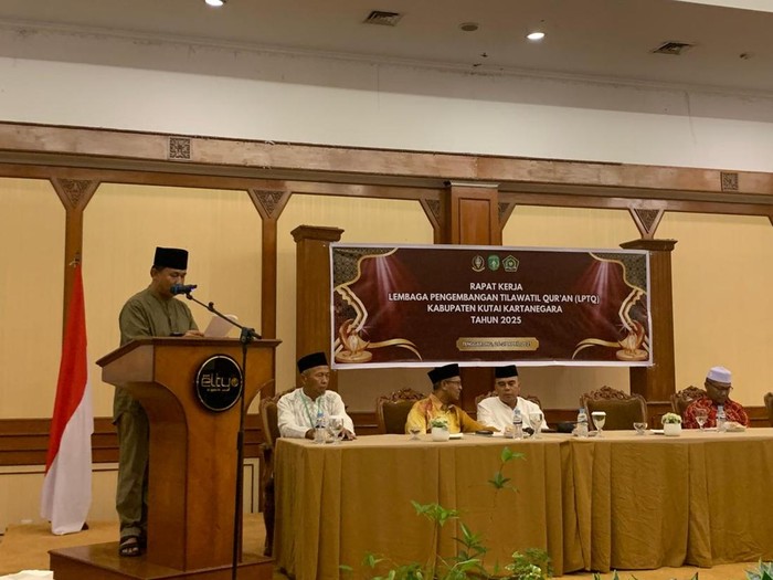 Sekda Kukar, Sunggono saat hadiri rapat kerja LPTQ