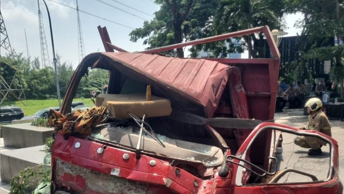 Kecelakaan Lalu Lintas di Surabaya, 1 Orang Tewas