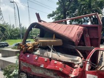 Truk Lawan Arus Tabrak Motor di Surabaya, Pemotor Tewas