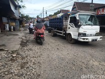 Jalan Poros Gowa-Takalar Rusak Picu Kecelakaan, Truk Tambang Disorot
