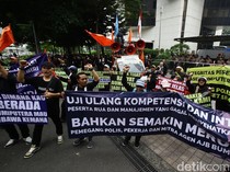 Aksi Damai Tuntut Pembayaran Polis Asuransi