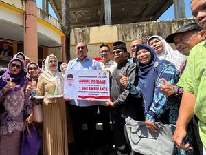 Andre Rosiade Bantu Ambulans-Bagi Sembako buat Perantau Lengayang di Padang