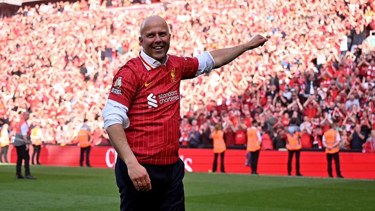 Arne Slot membawa Liverpool juara Premier League pada musim pertamanya di Inggris (Foto: Liverpool FC via Getty Images/Andrew Powell)