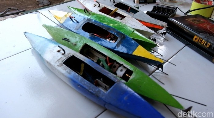 balap mini boat racing