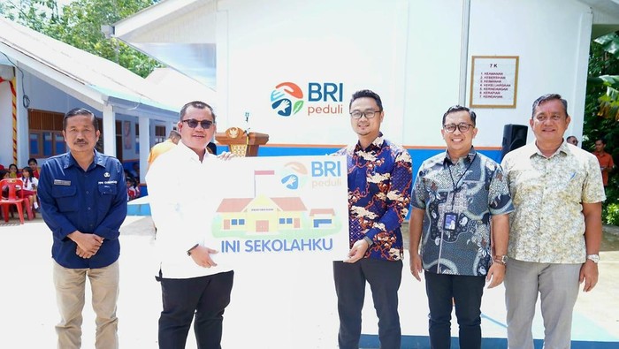 BRI Peduli renovasi sekolah di Gunungsitoli. (Foto: Istimewa)