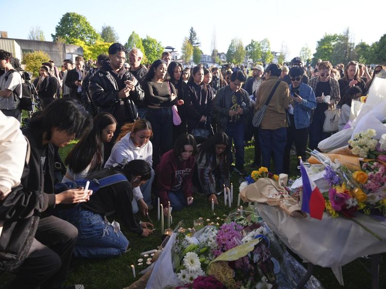Doa Warga Vancouver untuk Korban Tragedi Festival Budaya Filipina