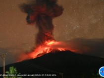 Sinar Api Membara, Gunung Lewotobi Meletus Disertai Dentuman Keras