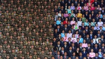 Foto yang diambil saat perayaan 100 tahun kelahiran pendiri Korea Utara Kim Ill-Sung. Foto: via BrightSide