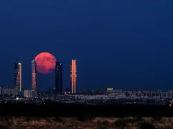 Foto-foto Menakjubkan Asli, Bukan Editan Photoshop Apalagi AI