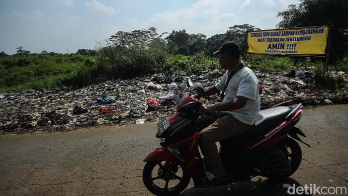 HUT ke-26 Kota Depok, Tapi Masih Ada PR Soal Sampah Menginjak usia ke-26 Kota Depok masih memiliki masalah terkait sampah. Tampak beberapa kawasan masih menjadi tempat pembuangan sampah ilegal.