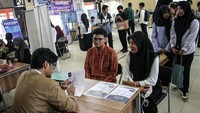Job fair tersebut melibatkan 15 perusahaan yang menawarkan sebanyak 650 lowongan kerja guna memfasilitasi masyarakat dalam mendapatkan pekerjaan sekaligus menekan angka pengangguran.
