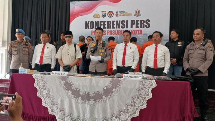 Kapolres Pasuruan Kota AKBP Davis Busin Siswara