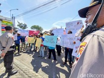 Kejari Ponorogo Didesak Warga Temon Dugaan Penyelewengan Dana Desa