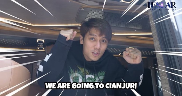 Keseruan Lesti Kejora dan Rizky Billar Mudik dan Kulineran di Cianjur Keseruan Lesti Kejora dan Rizky Billar Mudik dan Kulineran di Cianjur