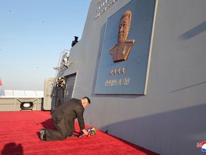 Peluncuran Kapal Peran Korut Diwarnai Kecelakaan Besar, Kim Jong Un Murka