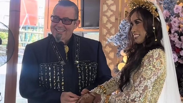Kisah cinta pasangan beda negara, Debi dan Mr.O mendadak viral di TikTok.