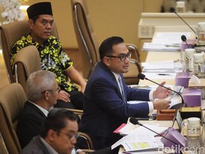 MK Perintahkan Bikin Lembaga Awasi ASN, Komisi II DPR: Jadi Masukan Revisi UU