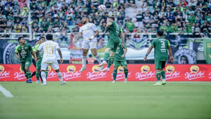 Laga Persebaya Surabaya vs Arema FC. Laga Persebaya Surabaya vs Arema FC. Liga 1