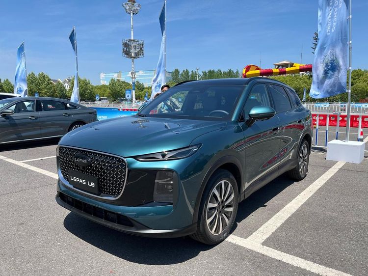 Lihat Lebih Dekat Mobil SUV Premium Lepas L8 yang Bakal Masuk Indonesia