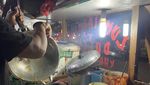 Maknyus! 20 Lumpia Basah Rp 10 Ribuan Ada di Sini