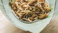 Kreasi lumpia basah yang variatif bisa dinikmati di Lumpia Basah Berkah dengan harga mulai Rp 10.000an. Ada lumpia basah isi indomie hingga mix sosis dan bakso yang berlokasi di Jalan H. Abdul Halim No.4, Kedung Waringin, Bojonggede, Kabupaten Bogor. Foto: Google Review