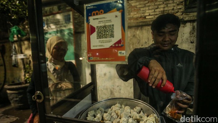 Mantap! QRIS Tembus 56 Juta Pengguna Quick Response Indonesian Standard (QRIS) sempat menjadi sorotan pemerintah Amerika Serikat (AS). Transaksi digital tersebut dinilai membatasi ruang gerak perusahaan asing.